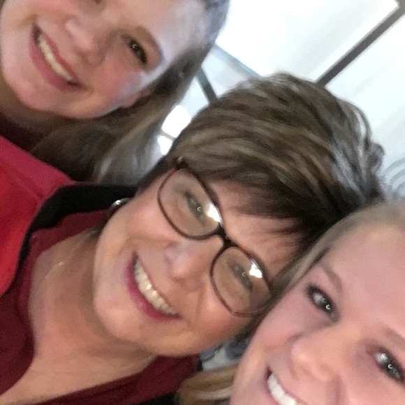 Meet your Posher, Christine - Picture 1 of 1